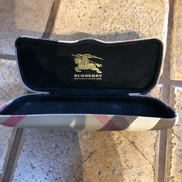 Burberry hard case eyeglass case - Picture 2 of 9
